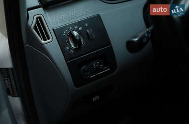 Минивэн Mercedes-Benz Vito 2005 в  фото 22 Минивэн Mercedes-Benz Vito 2005 в