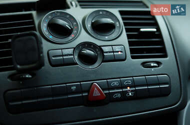 Минивэн Mercedes-Benz Vito 2005 в  фото 20 Минивэн Mercedes-Benz Vito 2005 в