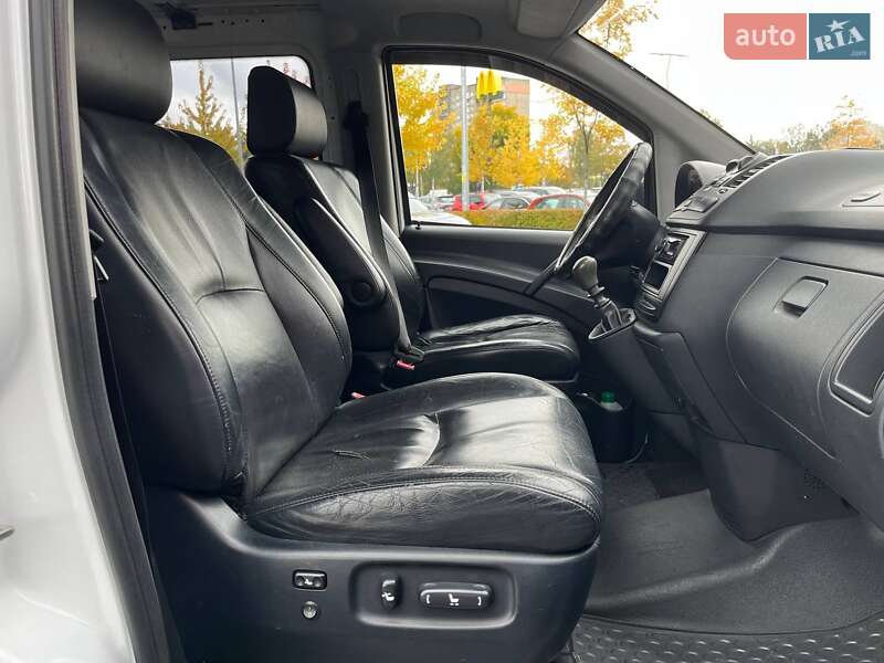 Вантажопасажирський фургон Mercedes-Benz Vito 2010 в Києві