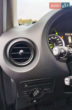 Минивэн Mercedes-Benz Vito 2020 в 