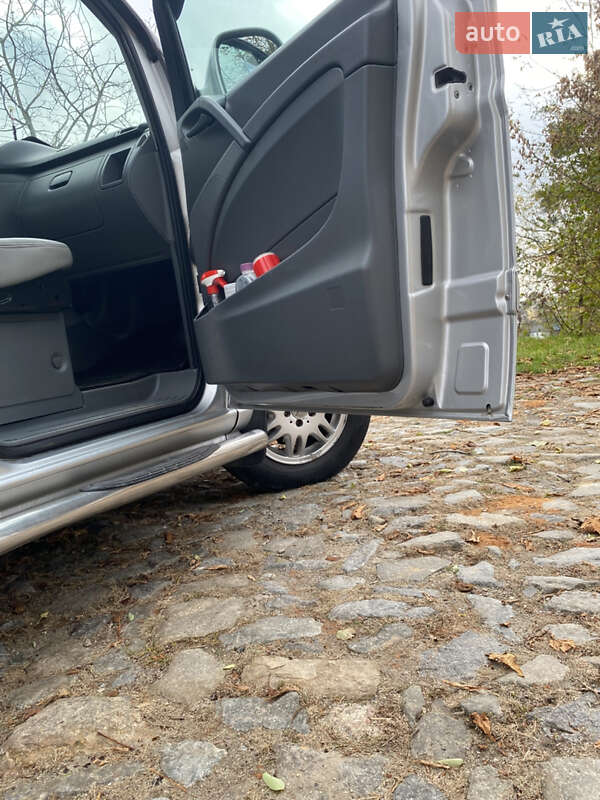 Минивэн Mercedes-Benz Vito 2006 в Корце