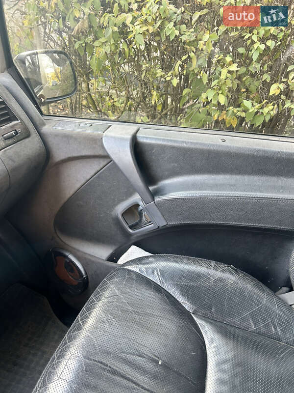 Мінівен Mercedes-Benz Vito 2003 в Чернівцях