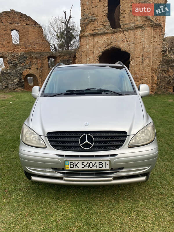 Минивэн Mercedes-Benz Vito 2006 в Корце