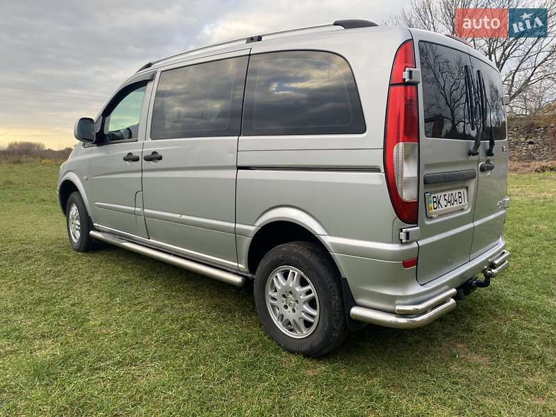 Минивэн Mercedes-Benz Vito 2006 в Корце