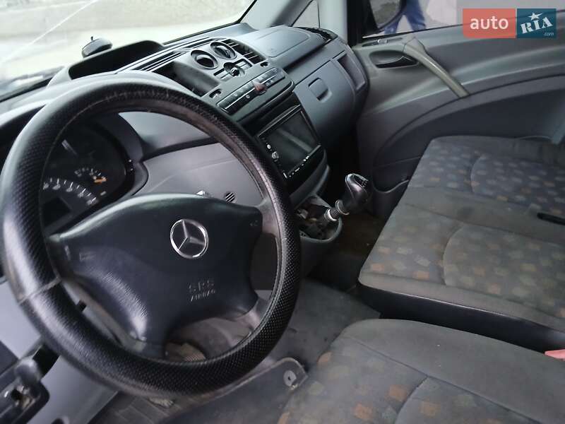 Грузовой фургон Mercedes-Benz Vito 2005 в Хотине