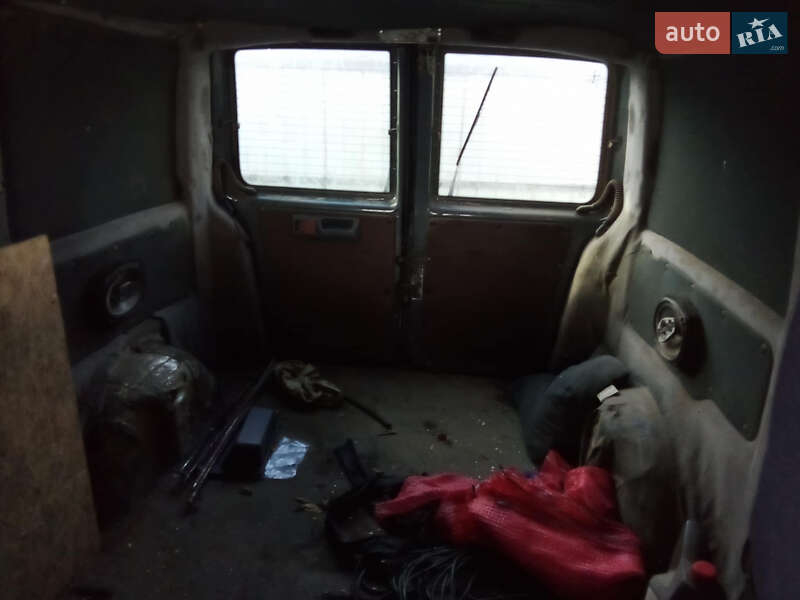 Вантажний фургон Mercedes-Benz Vito 2002 в Новій Одесі