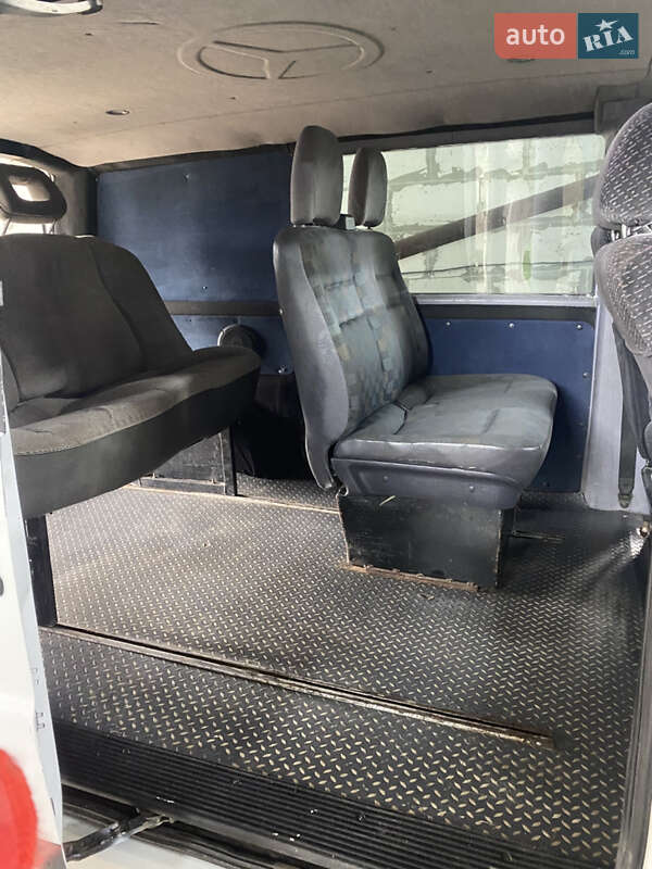 Минивэн Mercedes-Benz Vito 2001 в Вараше