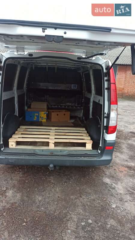 Грузовой фургон Mercedes-Benz Vito 2012 в Лубнах