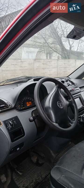 Грузопассажирский фургон Mercedes-Benz Vito 2004 в Белой Церкви