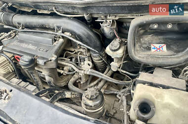 Вантажний фургон Mercedes-Benz Vito 2003 в Львові