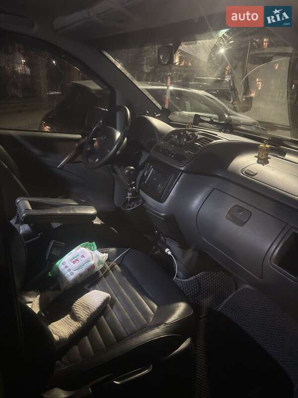 Мінівен Mercedes-Benz Vito 2004 в Кельменцях