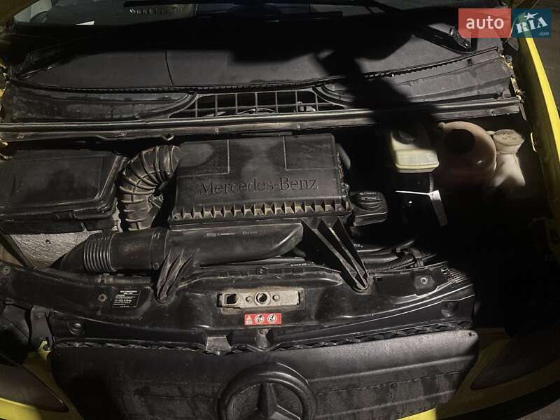 Мінівен Mercedes-Benz Vito 2004 в Кельменцях