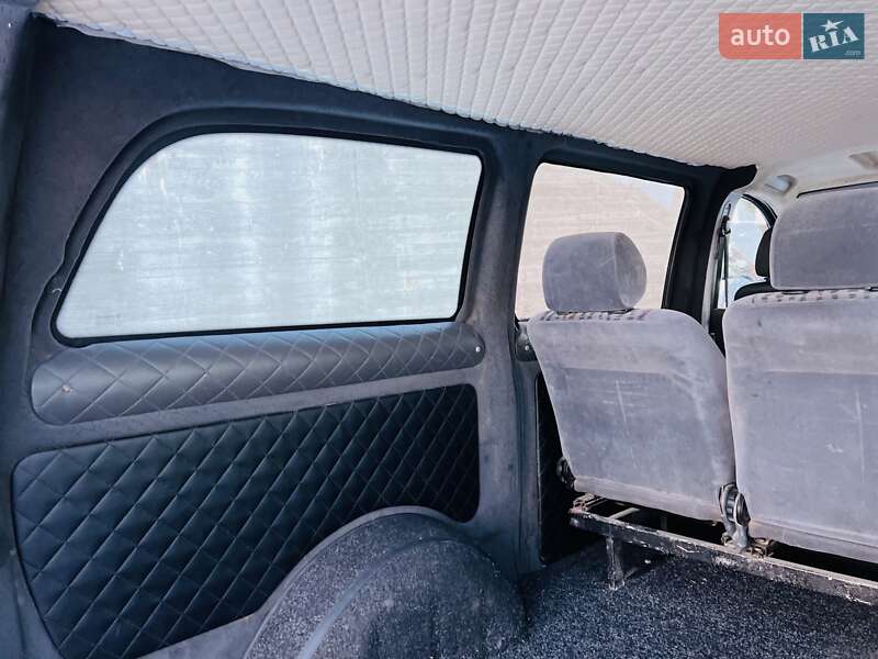 Мінівен Mercedes-Benz Vito 2005 в Чернівцях