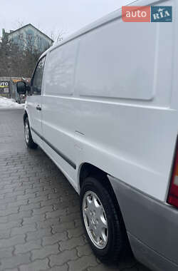 Вантажний фургон Mercedes-Benz Vito 2003 в Львові