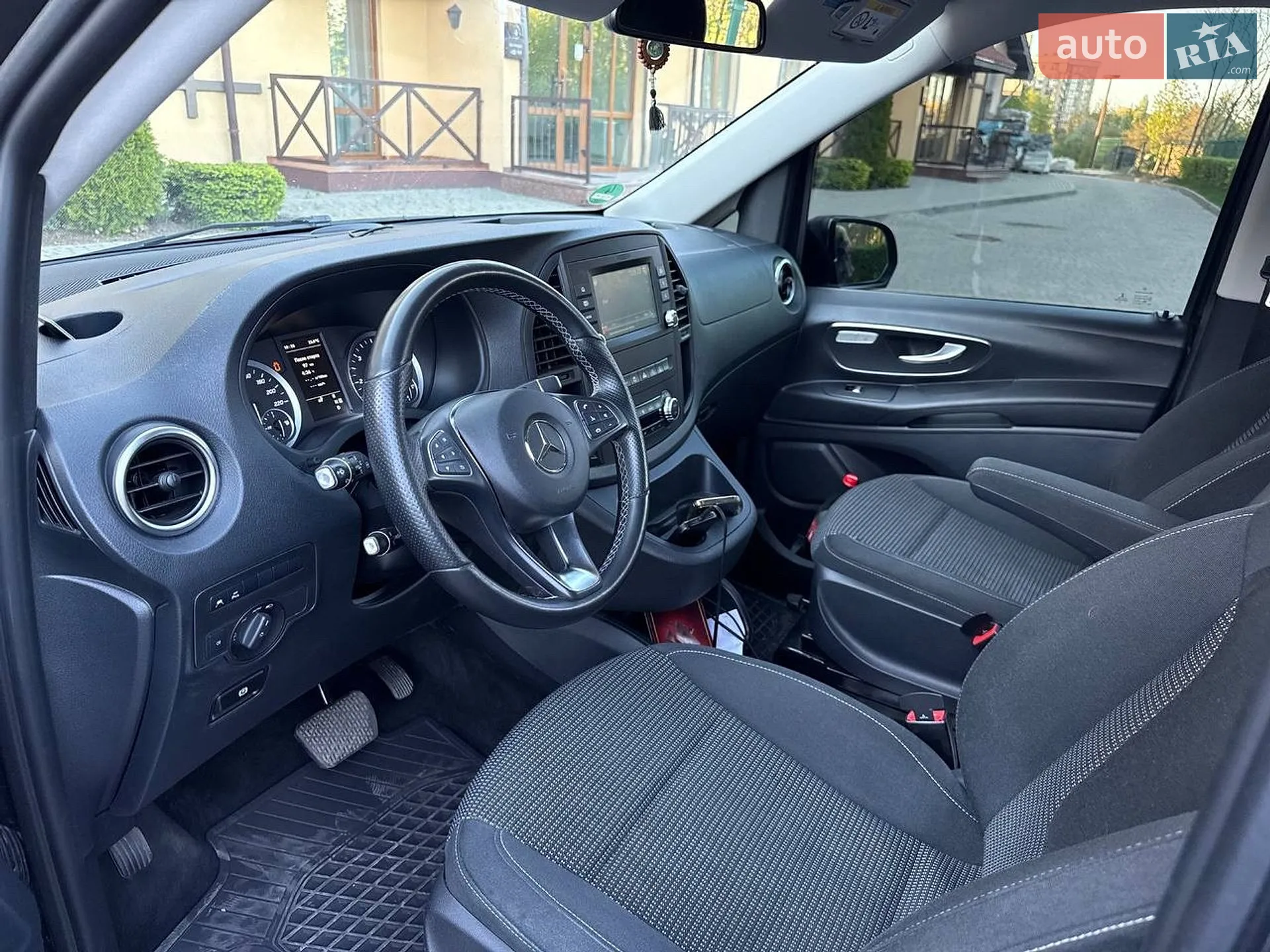 2020 Mercedes-Benz Vito - мініатюра 18