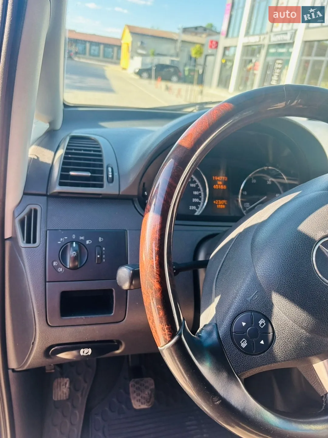 2012 Mercedes-Benz Vito - мініатюра 17