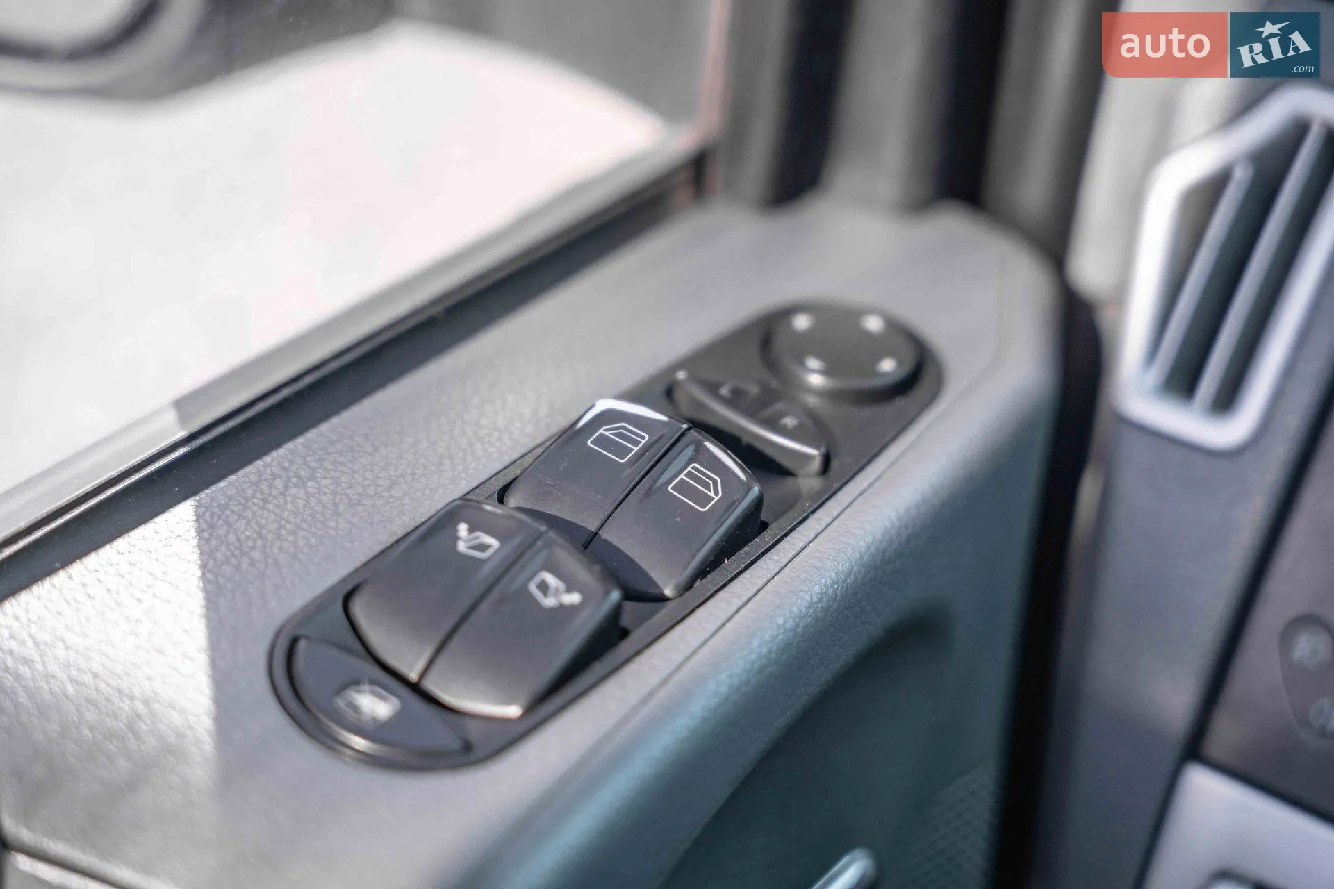 2010 Mercedes-Benz Vito - мініатюра 18