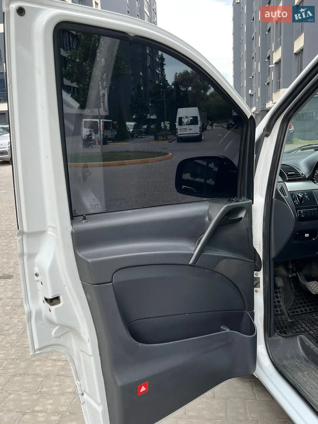 2010 Mercedes-Benz Vito - мініатюра 13