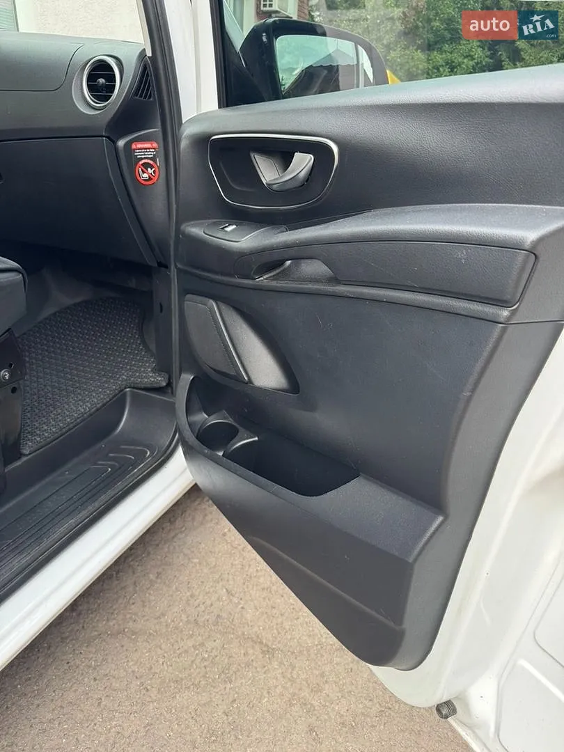 2020 Mercedes-Benz Vito - мініатюра 32