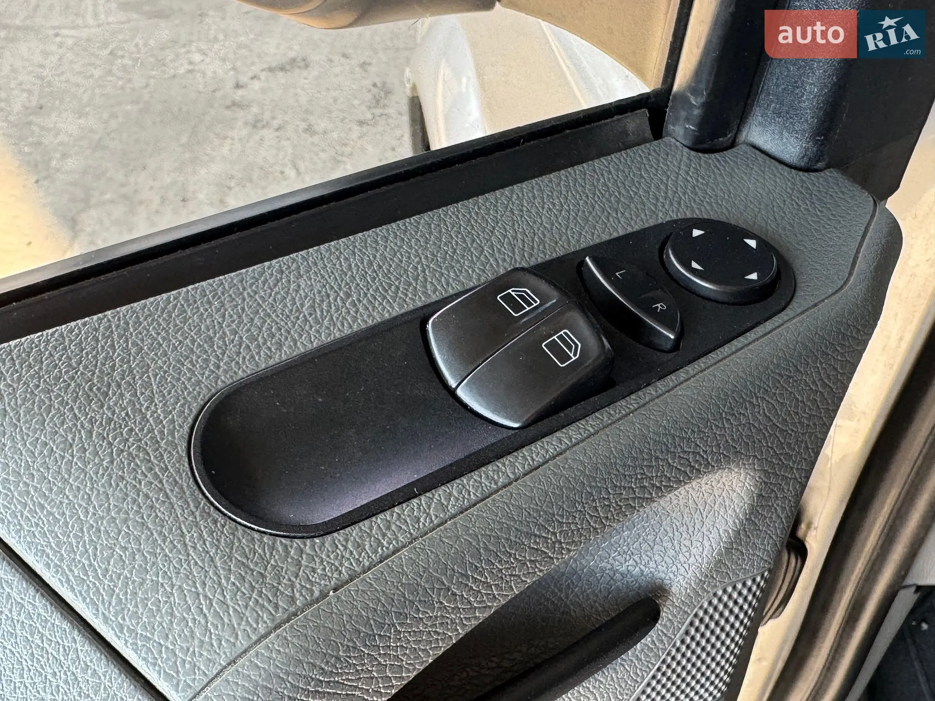 2010 Mercedes-Benz Vito - мініатюра 55