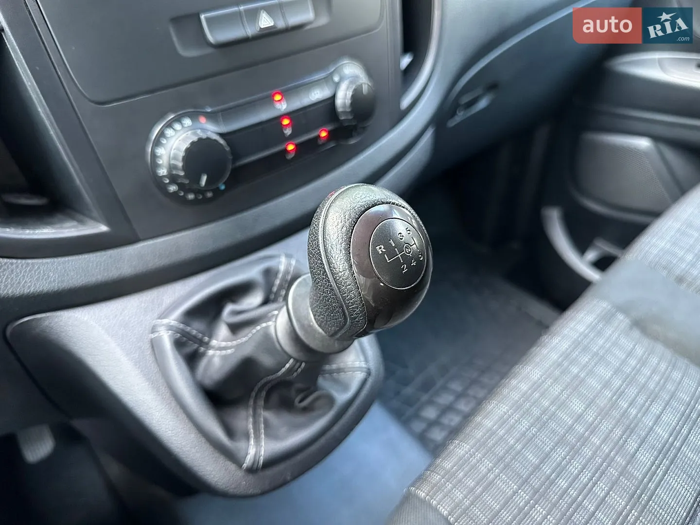 2019 Mercedes-Benz Vito - мініатюра 23