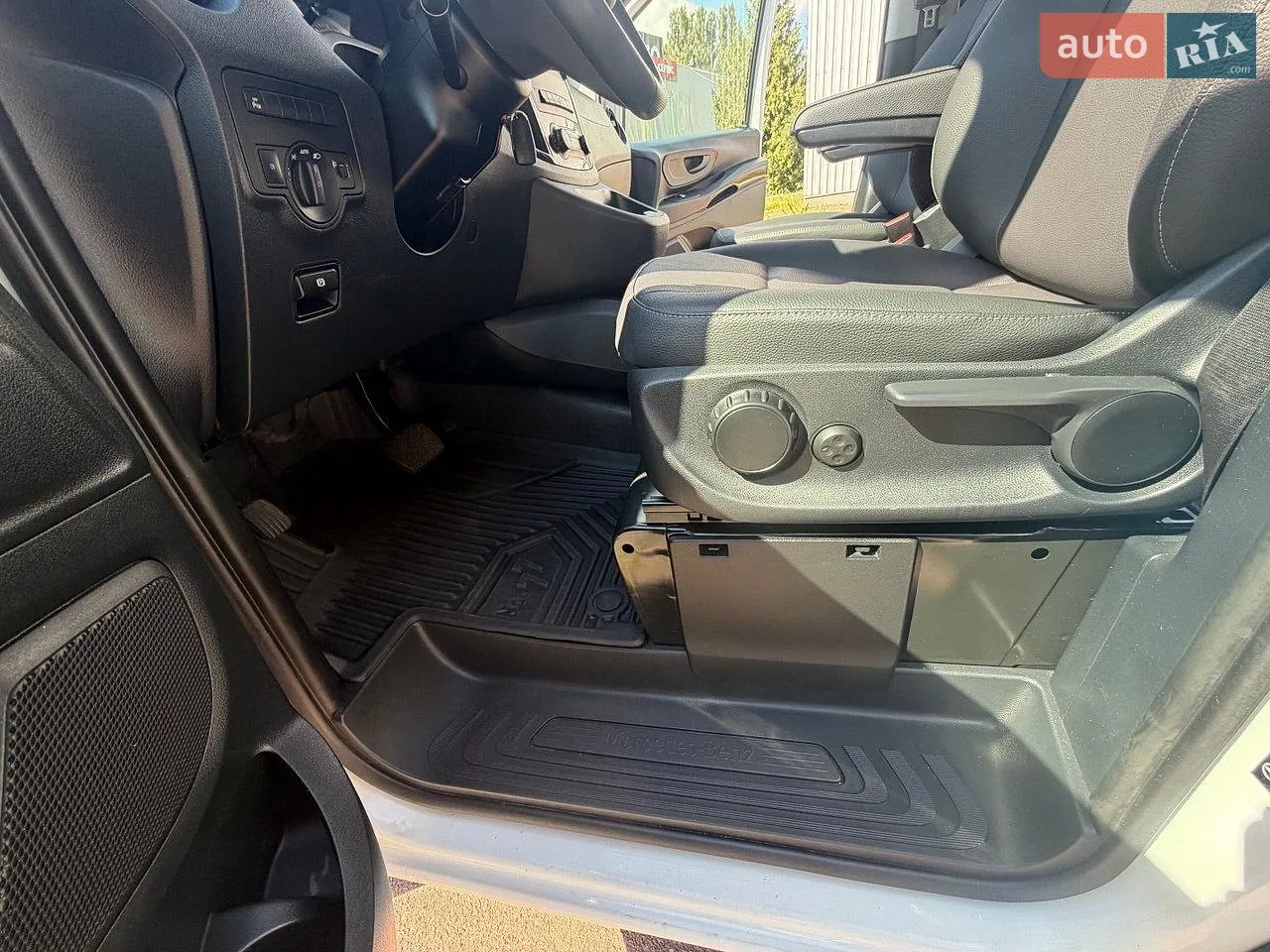 2021 Mercedes-Benz Vito - мініатюра 16