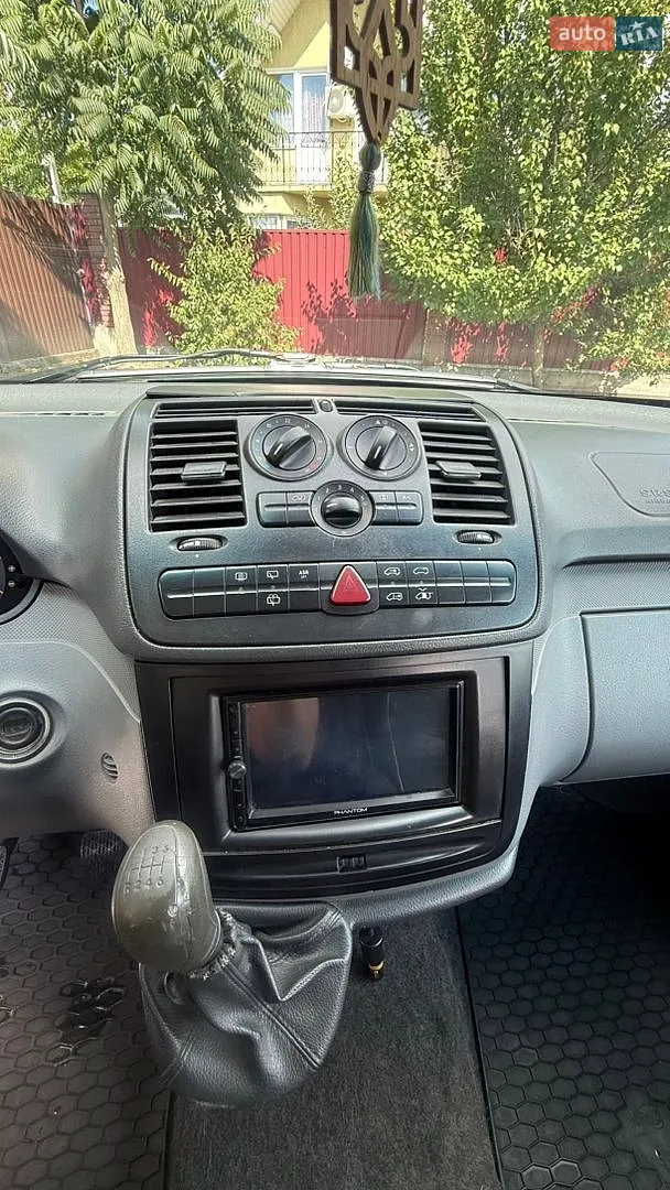2010 Mercedes-Benz Vito - мініатюра 18