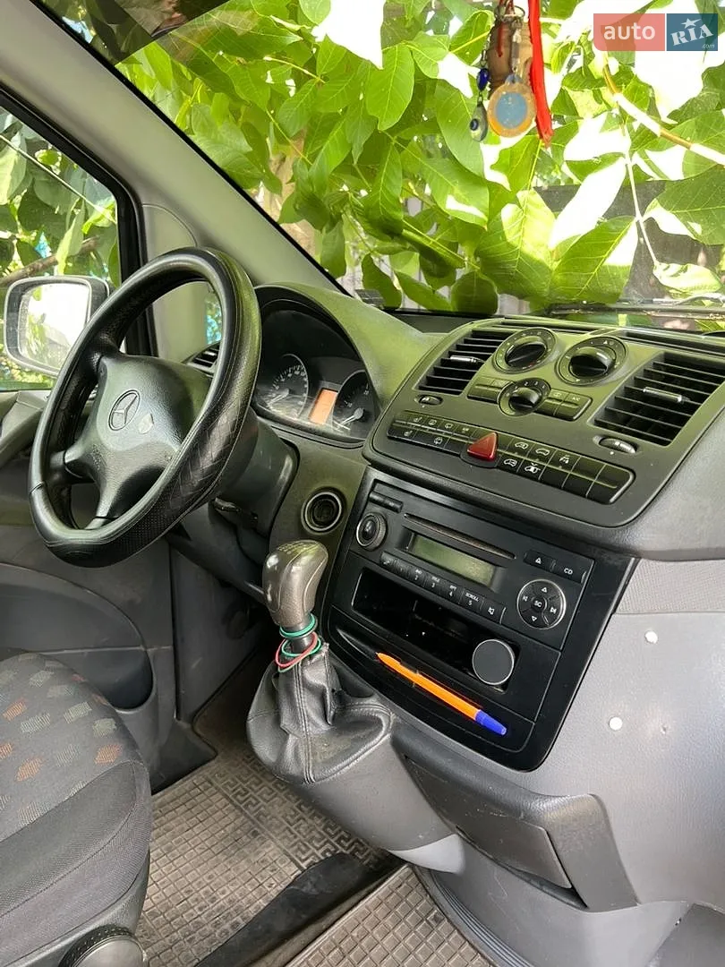 2010 Mercedes-Benz Vito - мініатюра 2