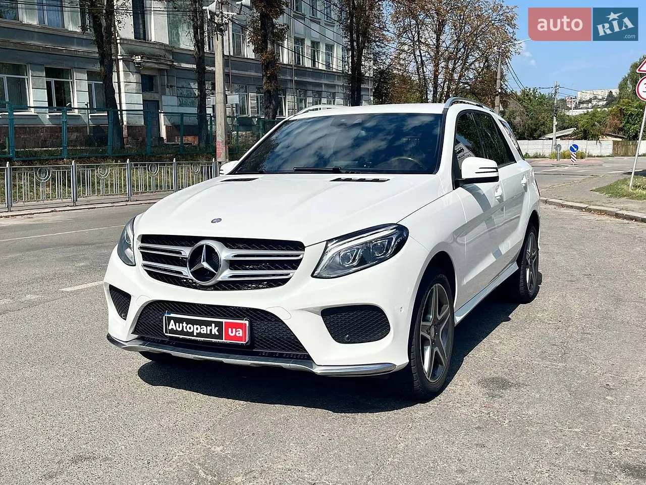 2016 Mercedes-Benz GLE - мініатюра 42