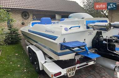 Лодка Mercruiser Magnum 2004 в 