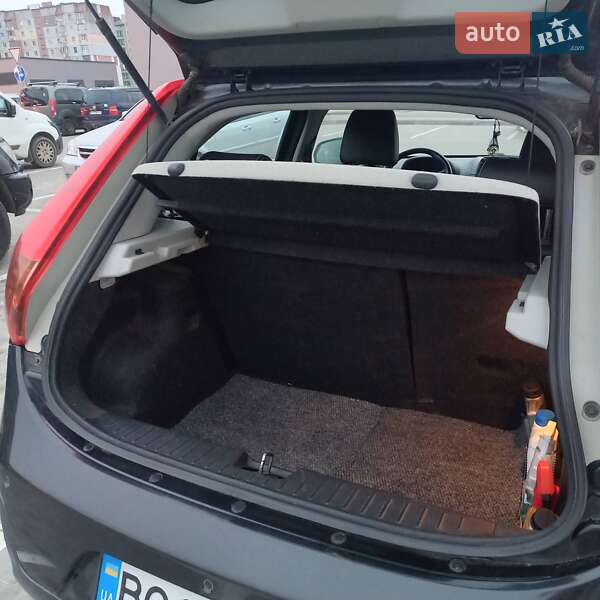 Хэтчбек MG 3 Cross 2013 в Калуше фото 3 Хэтчбек MG 3 Cross 2013 в Калуше