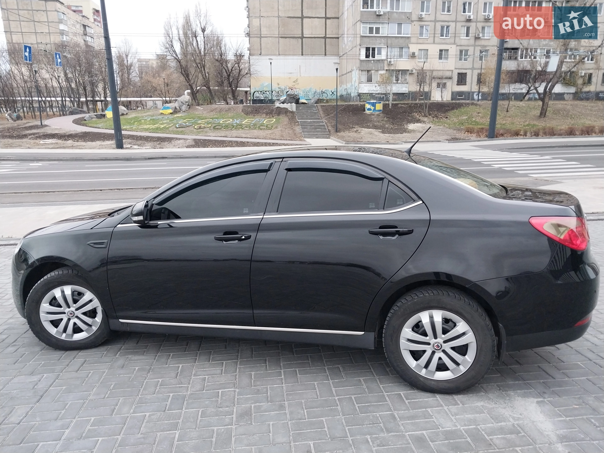 2011 MG 550 - мініатюра 5