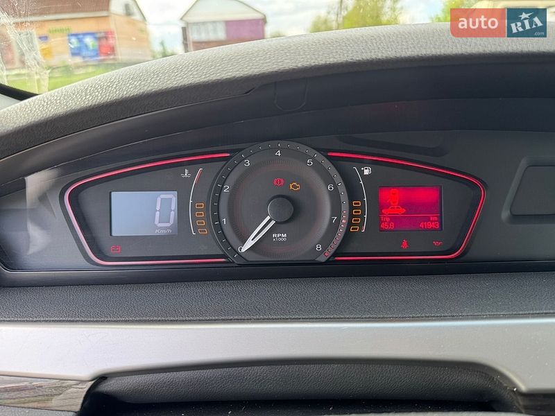 Седан MG 550 2012 в Гребінці