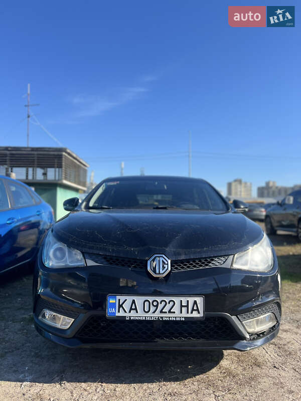 Хетчбек MG 5 2013 в 