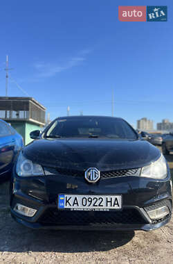 Хетчбек MG 5 2013 в 