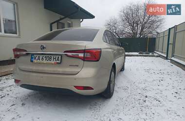 Седан MG 5 2021 в 