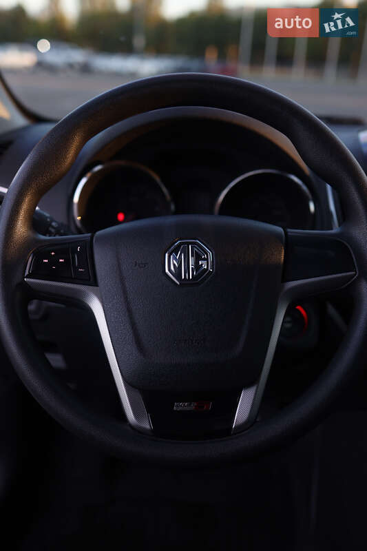 Хэтчбек MG 5 2013 в Днепре