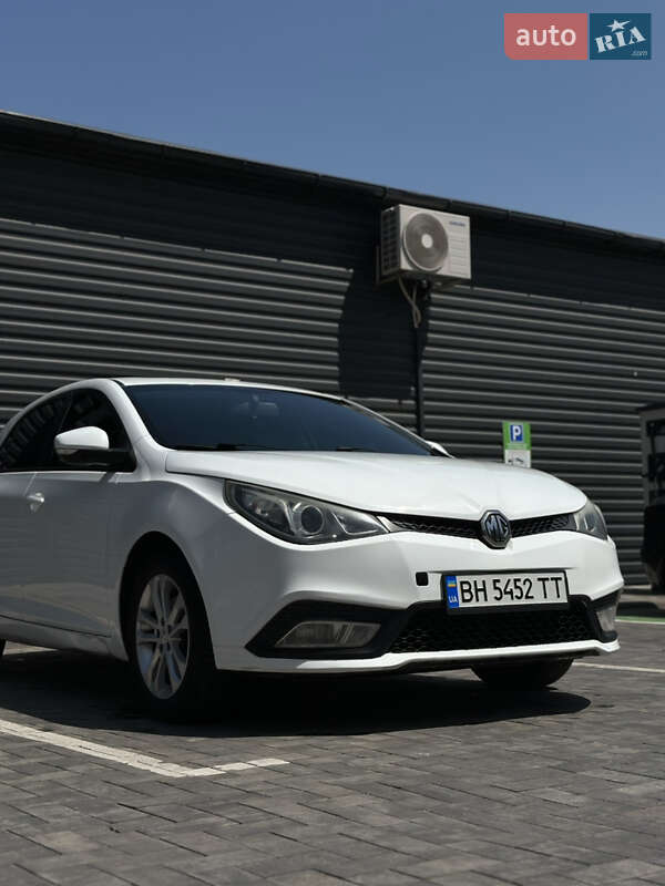 Хетчбек MG 5 2013 в Кривому Розі