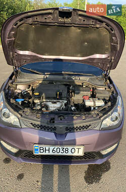Хэтчбек MG 5 2013 в 