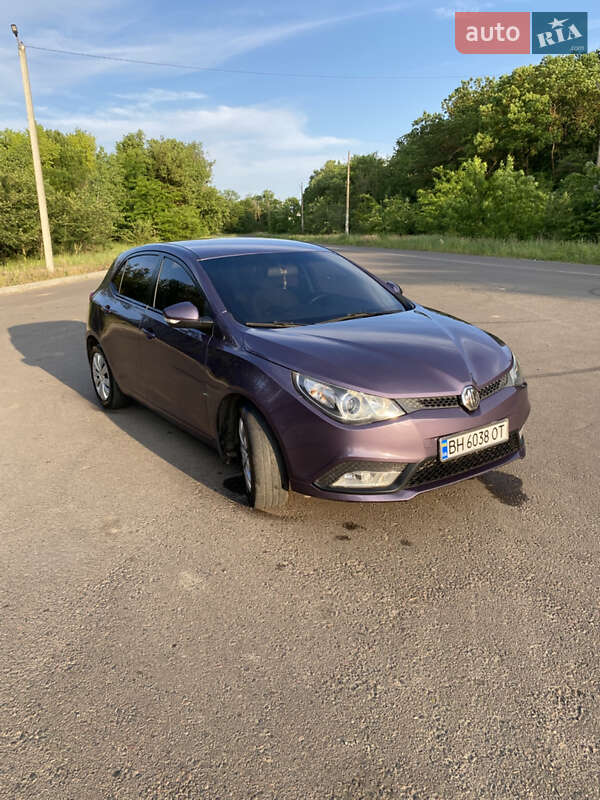 Хэтчбек MG 5 2013 в Березовке
