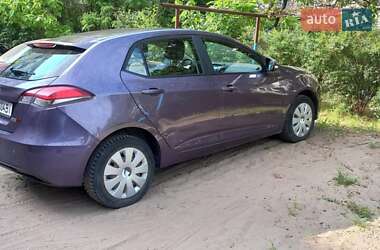 Хэтчбек MG 5 2013 в 