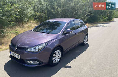 Хэтчбек MG 5 2013 в 