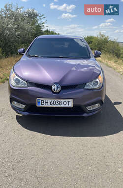 Хэтчбек MG 5 2013 в 