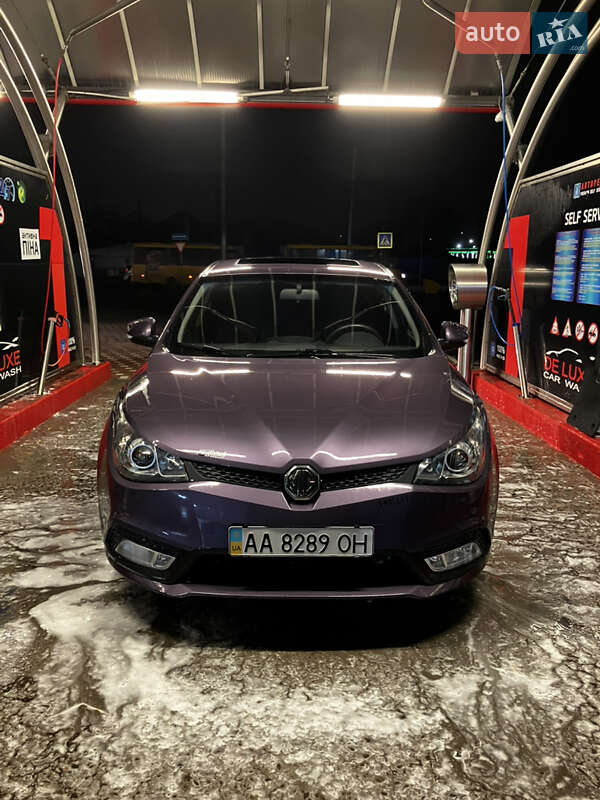 Хэтчбек MG 5 2013 в Полтаве фото Хэтчбек MG 5 2013 в Полтаве
