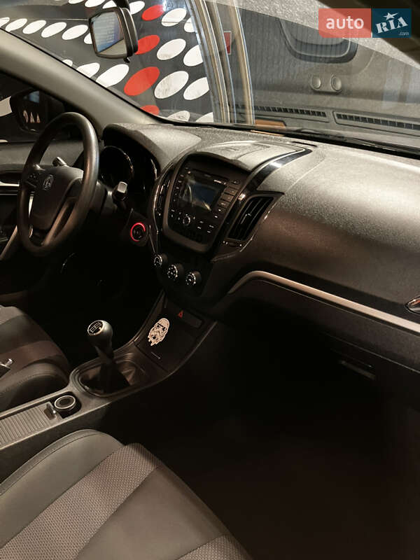 Хэтчбек MG 5 2013 в Полтаве фото 15 Хэтчбек MG 5 2013 в Полтаве