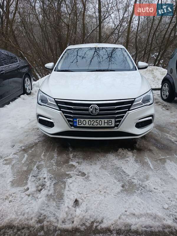 Седан MG 5 2021 в Тернополі