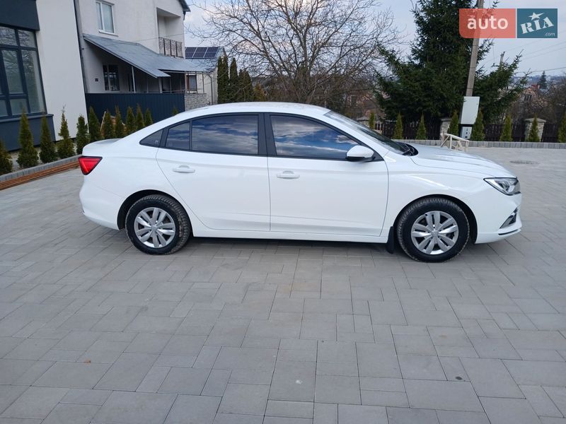 Седан MG 5 2021 в Тернополе