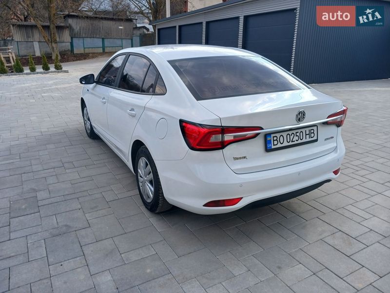 Седан MG 5 2021 в Тернополе