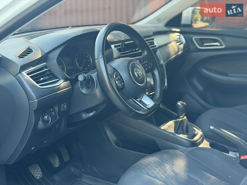 Седан MG 5 2022 в Дніпрі