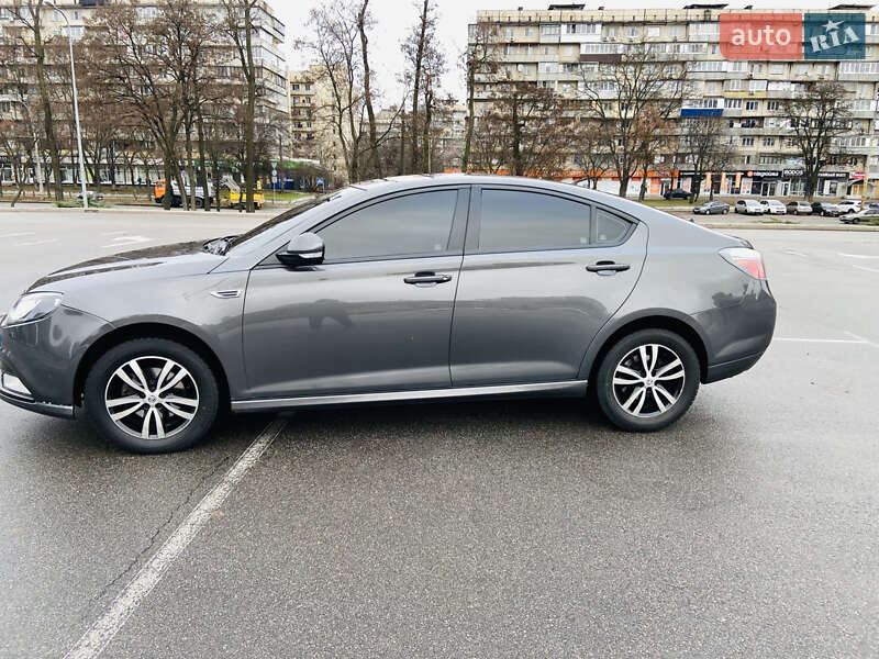 Лифтбек MG 6 2013 в Киеве фото 6 Лифтбек MG 6 2013 в Киеве